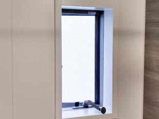 小工事 スキマ風を防ぎ、浴室を快適に保つ窓