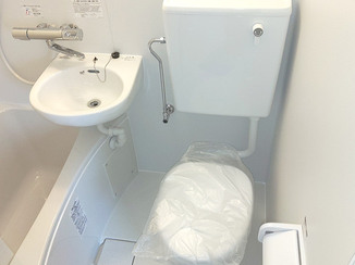 バスルームリフォーム 3点ユニットを交換し、すぐに貸し出せる浴室